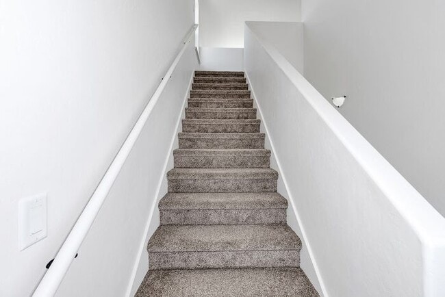 Building Photo - Modern 3 Bedroom 3 Bath Townhome in New Construction Neighborhood