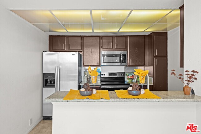 Building Photo - 10535 Wilshire Blvd