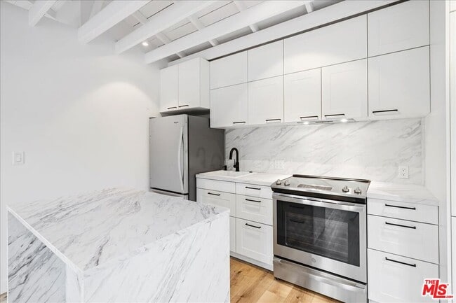 Building Photo - 4027 Moore St