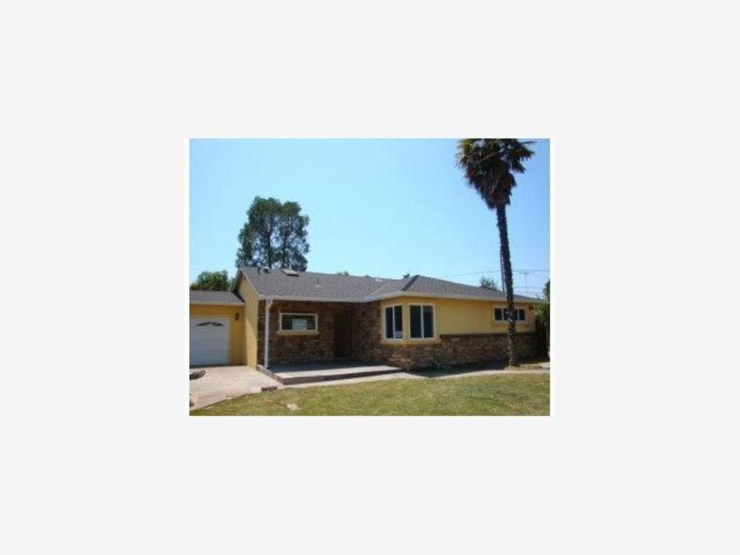 Building Photo - 2723 Cherry Ave