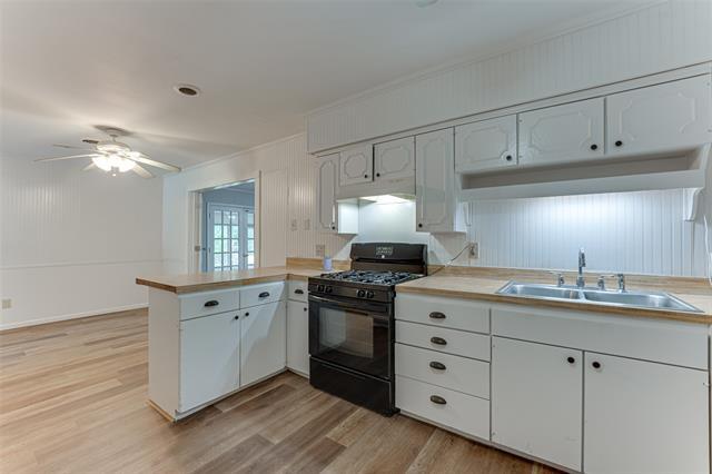 Building Photo - 1411 Skyline Dr