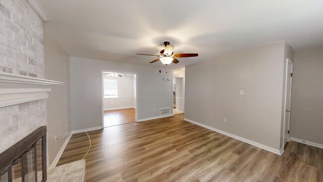 Building Photo - 334 Lamplighter Ln