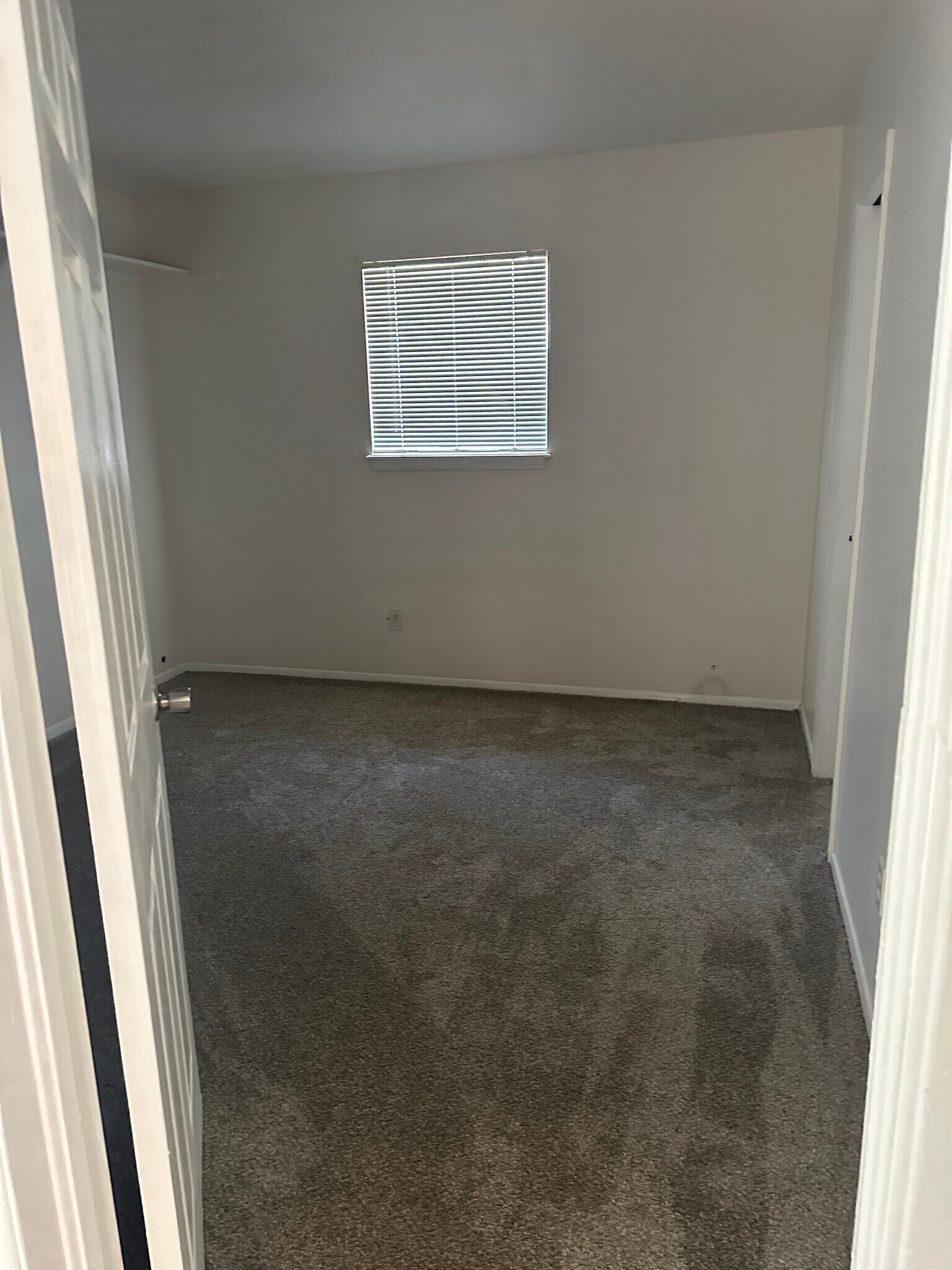 b - 1001 Cedardale Dr