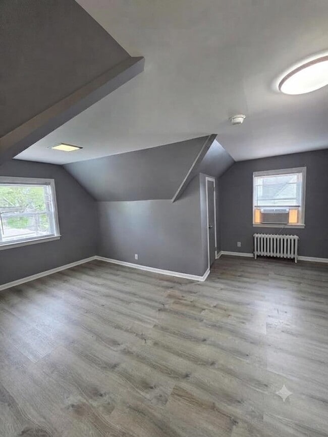 Building Photo - 166 Carmita Ave