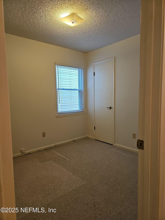 Building Photo - 12639 Enchanted Hollow Dr