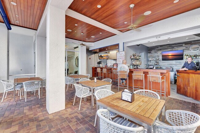 Building Photo - 275 NW Flagler Ave