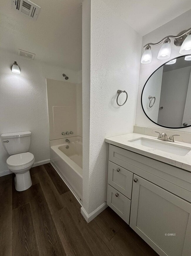 Building Photo - 1466 W 25th St