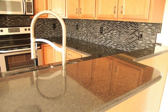 Building Photo - 107 Enchanted Way