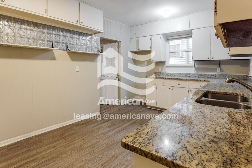 Building Photo - 5412 Ave J