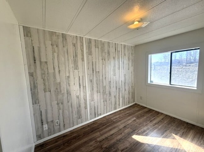 Building Photo - 3 bedroom single wide in Rydon