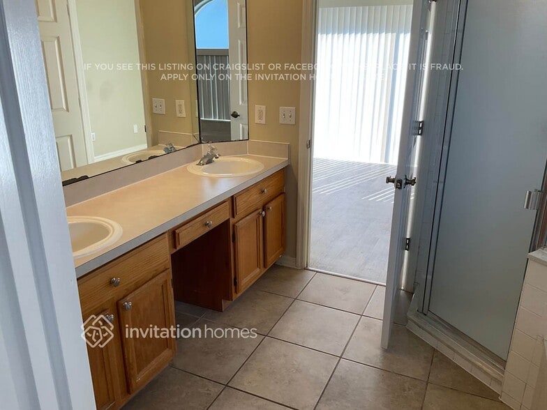 Building Photo - 2066 River Park Blvd