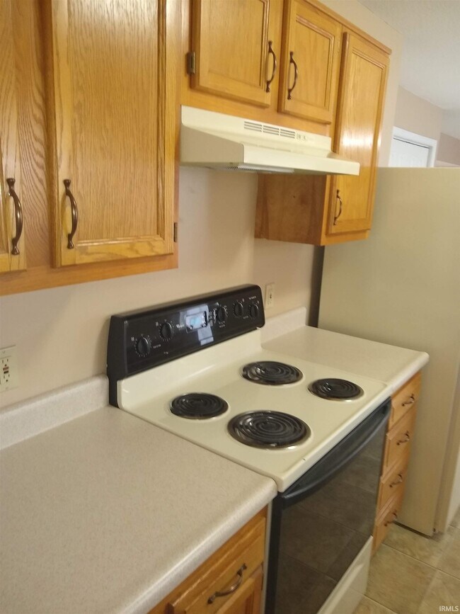 Building Photo - 9509 Hidden Village Pl