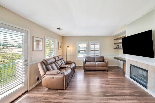 Building Photo - 18038 Flynn Dr