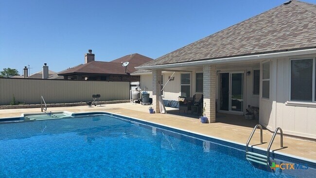 Building Photo - 1802 Lava Ln