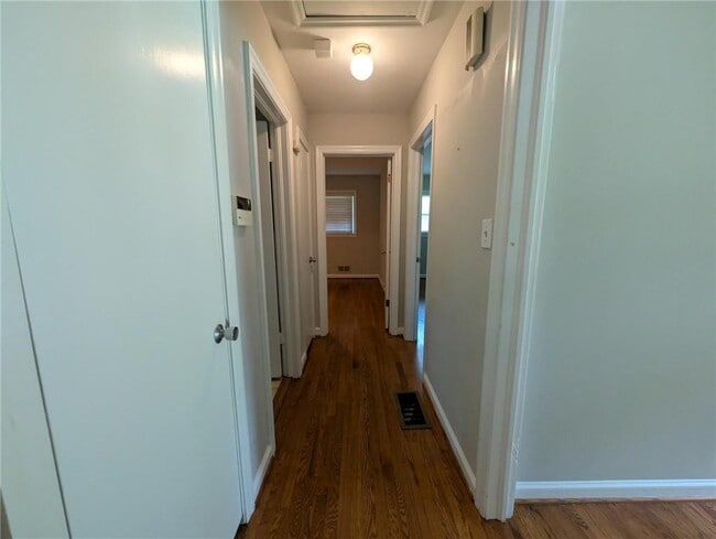 Building Photo - 1061 Homewood Ct