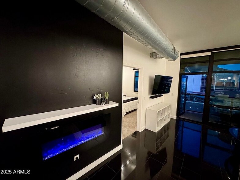 Building Photo - 310 S 4th St