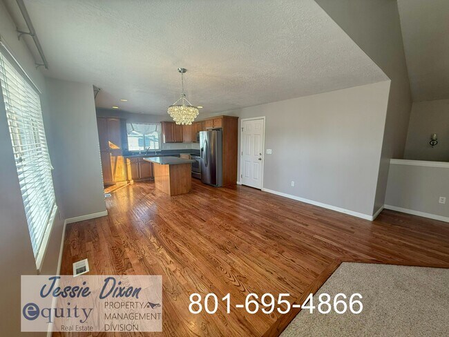 Building Photo - 1989 N 2700 W