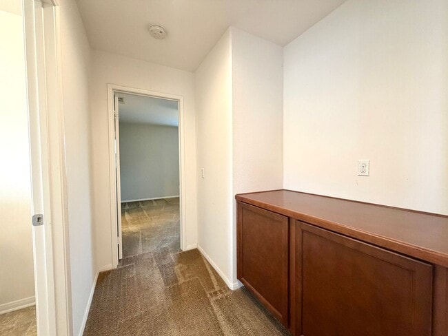 Building Photo - Stylish 2-Bedroom Living with Community Amenities