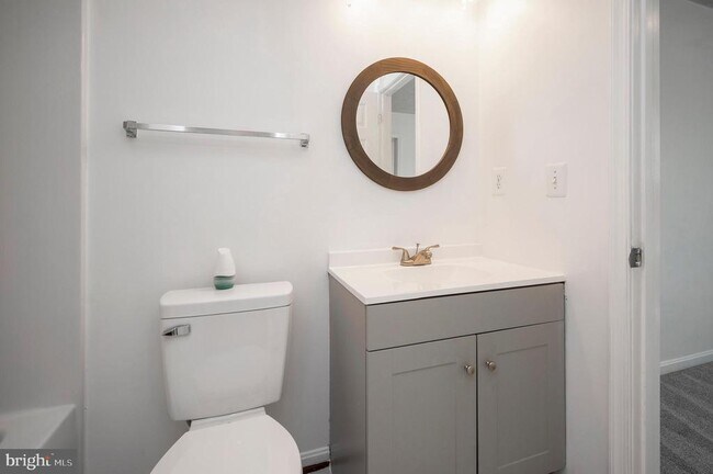 Building Photo - 104 Stingray Ct