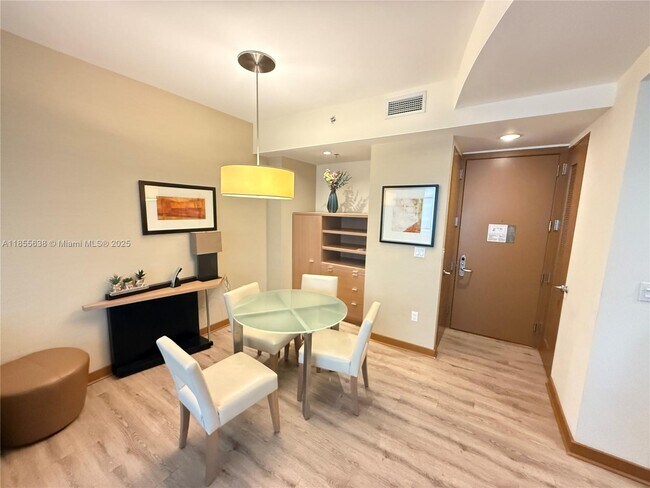 Building Photo - 1395 Brickell Ave