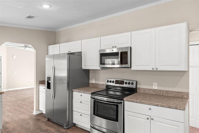 Building Photo - 6682 SW 156th Pl