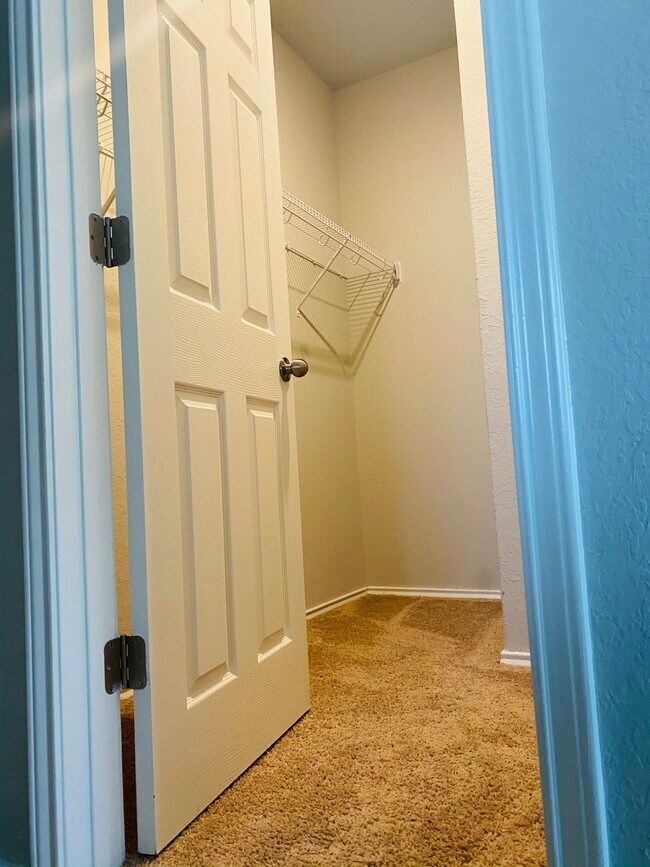 Building Photo - 4330 Heathers Star