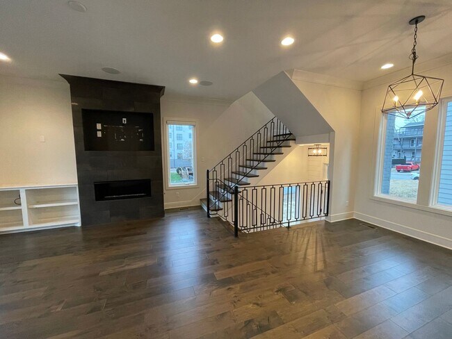 Building Photo - Welcome To Nashville!