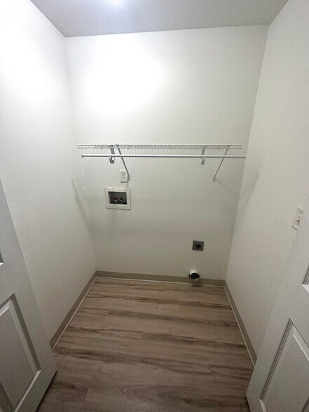 Laundry Closet - 1107 Niantic St