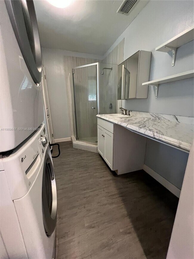 Building Photo - 432 Palmetto Dr