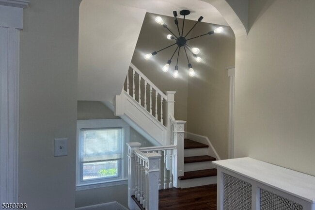 Building Photo - 19 Spring St