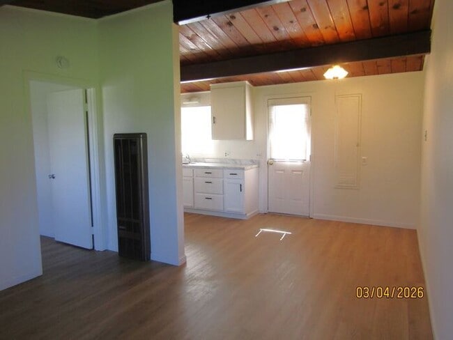 Building Photo - Charming One Bed, One Bath Country Home in Sebastopol-$1,795 per month!