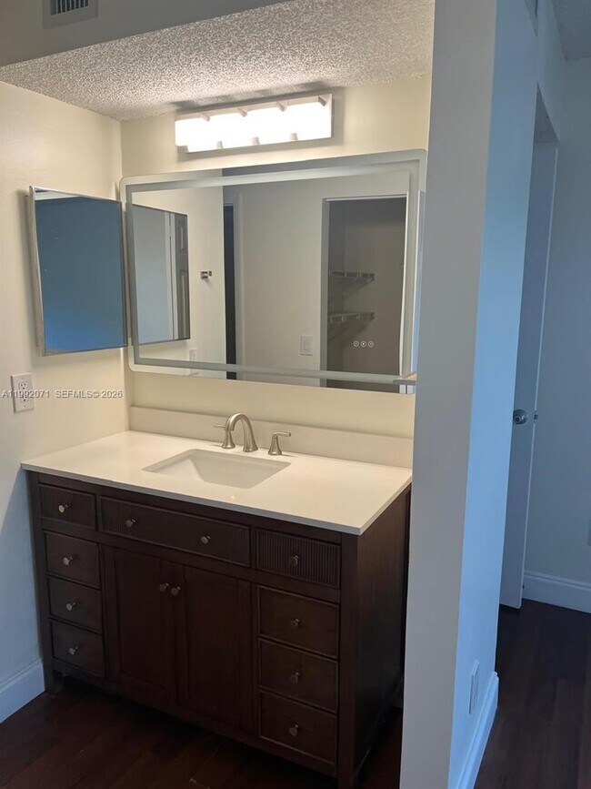 Building Photo - 8810 SW 132nd Pl