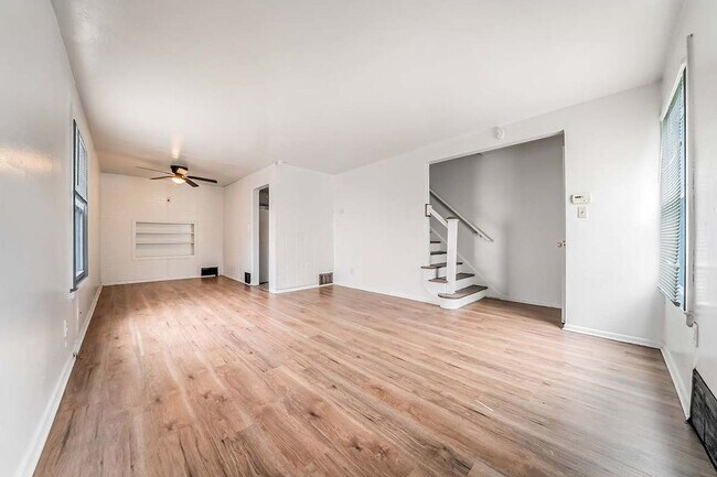 Building Photo - 1517 E 256th St