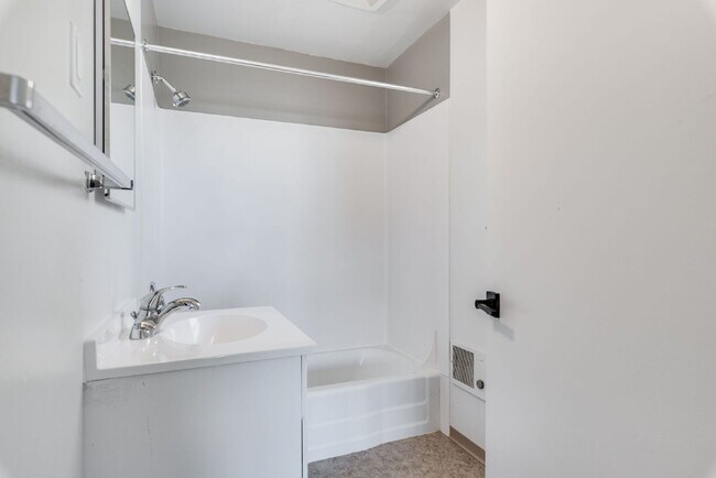Building Photo - 3473 6th Ave NW