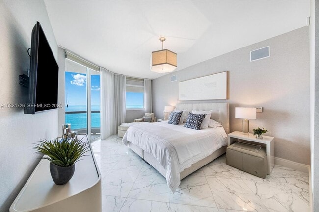 Building Photo - 17875 Collins Ave