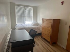 Building Photo - 227 Linden Ave