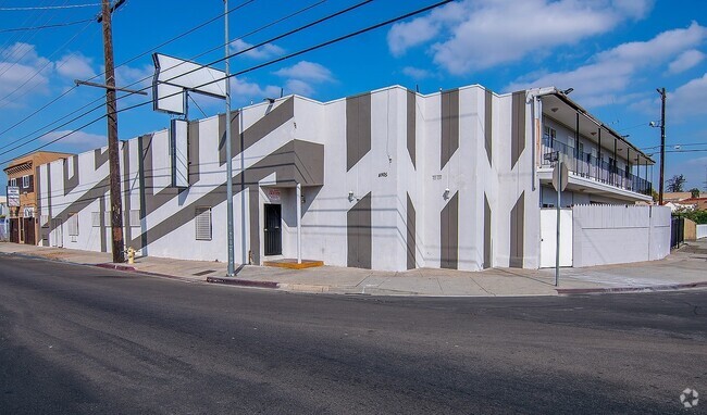 Building Photo - West Adams Studio Apartments