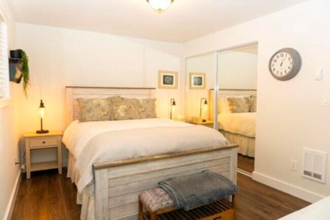 Building Photo - 3 bedroom, 2 bath with double car attached garage, newly remodeled.