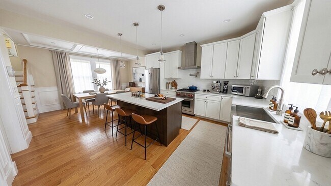 Building Photo - 42 Parsons St