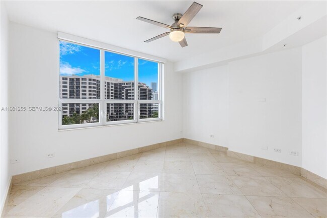 Building Photo - 848 Brickell Key Dr