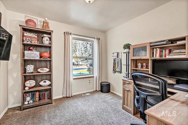 Building Photo - 5668 S Kalmia Pl