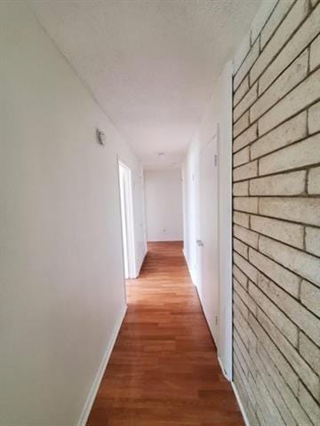Building Photo - 2210 Greenvalley Dr
