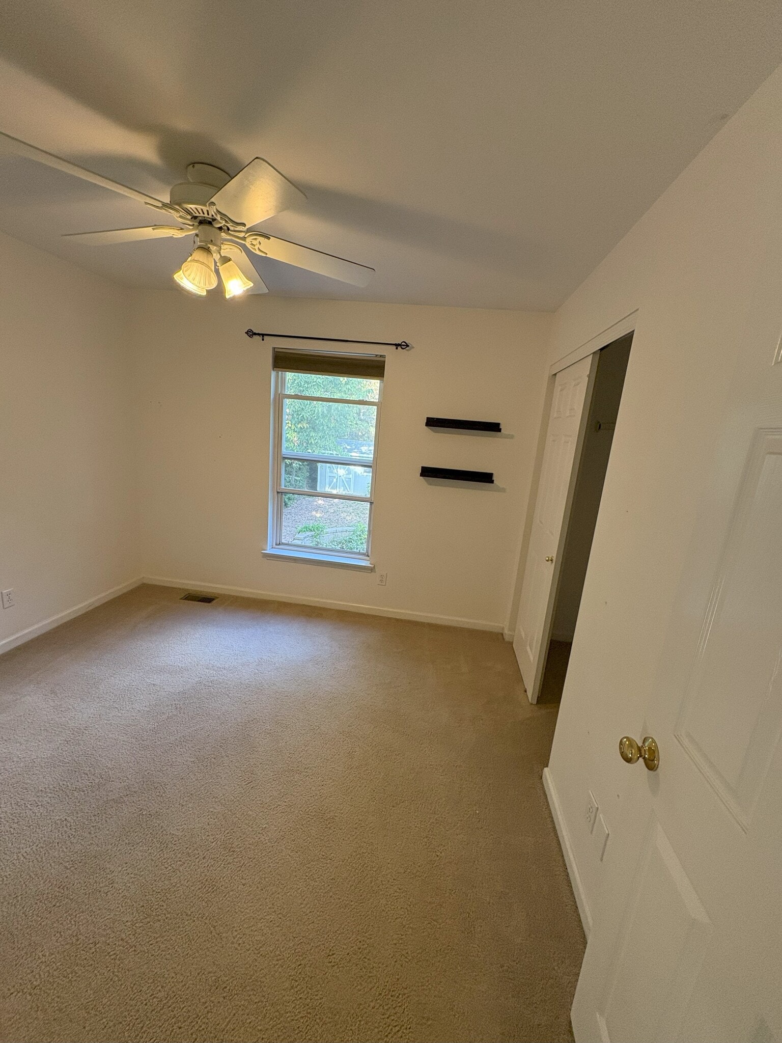 2nd bedroom - 2562 Creve Coeur Dr