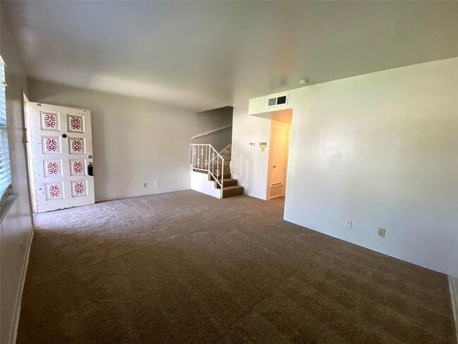 Primary Photo - 4428 Valleyfield Dr