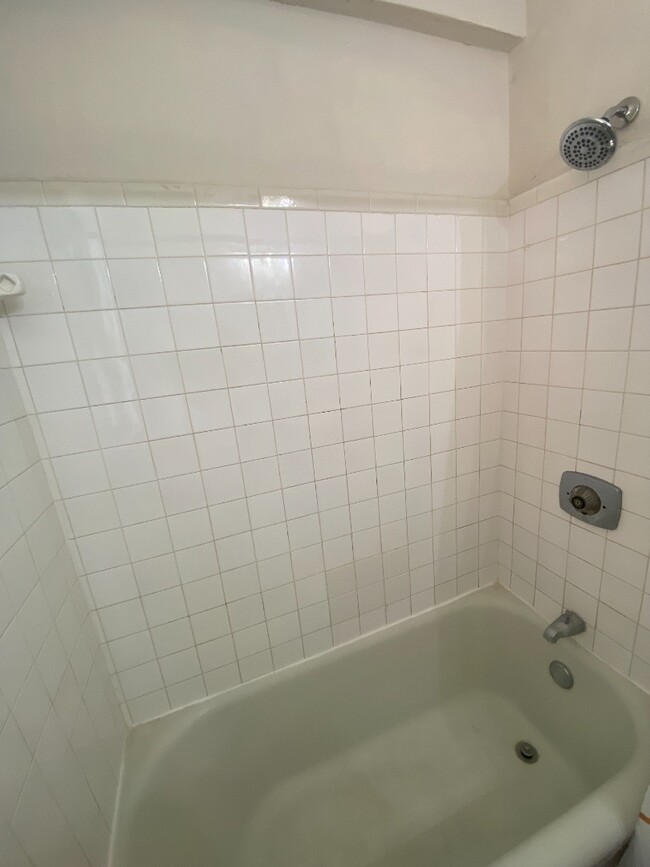 Building Photo - 5616 Pershing Ave