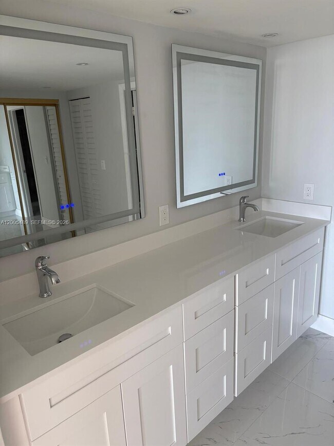 Building Photo - 199 Ocean Ln Dr