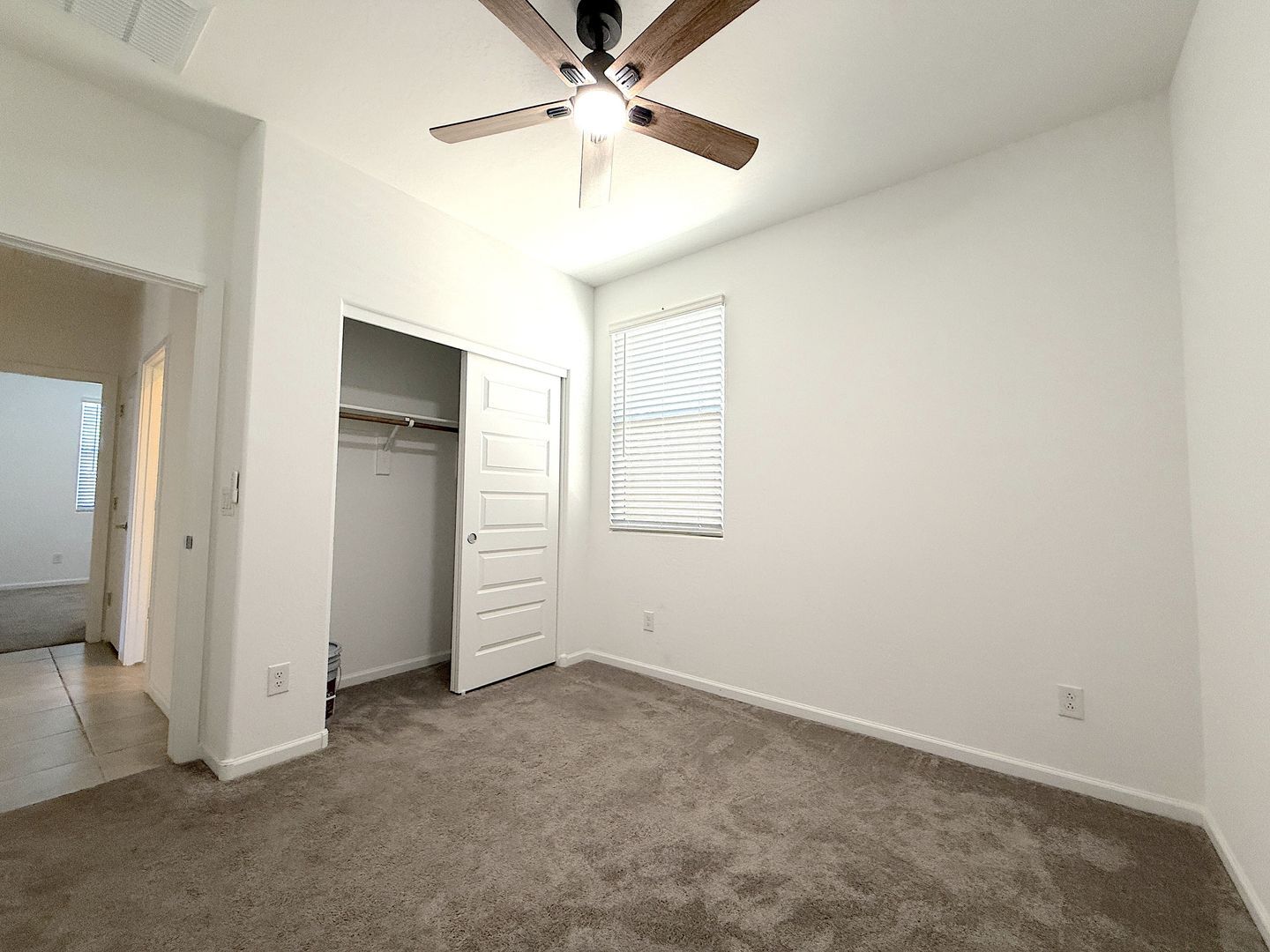 Building Photo - 9449 W Montecito Ave