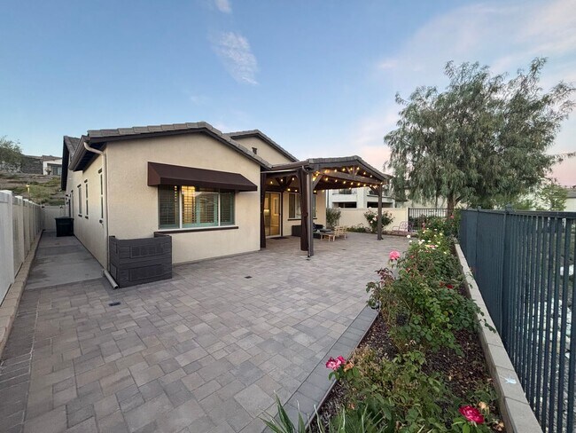 Building Photo - 4-Bedroom Home with Community Amenities & ...