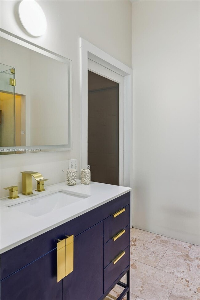 Building Photo - 27 NE 49th St