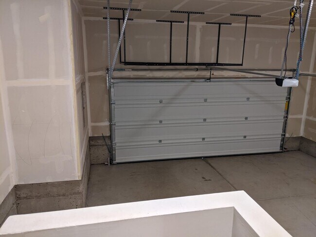 Building Photo - 4/2.5 Townhouse for rent in DuPont!